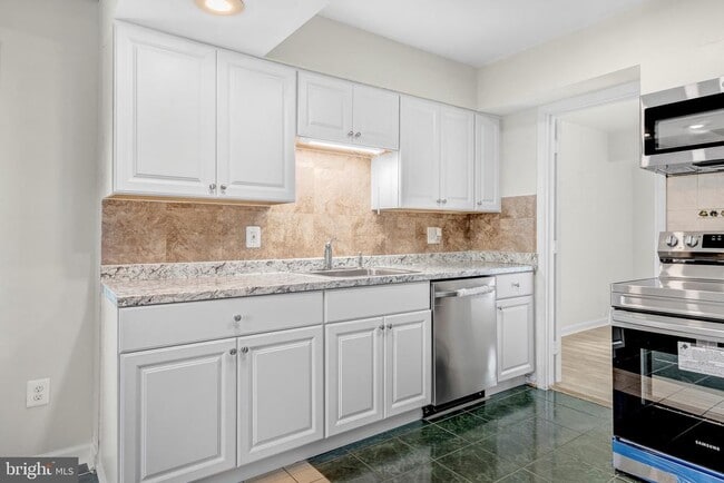 Building Photo - 14413 Saguaro Pl