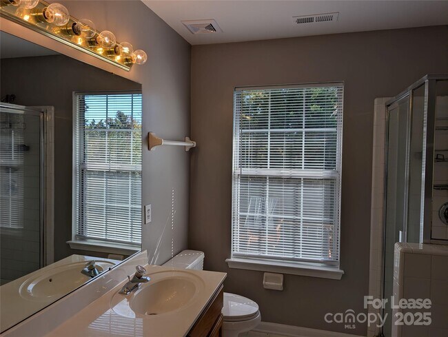 Building Photo - 160 Stone Ridge Ln