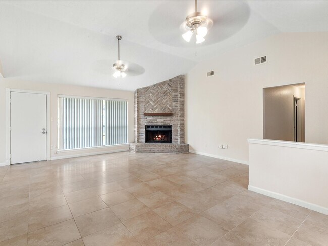 Building Photo - 13515 Wimbledon Oaks Dr