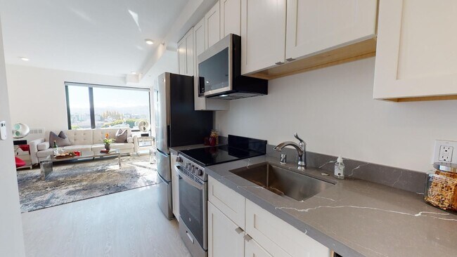 Interior Photo - 345 6th St
