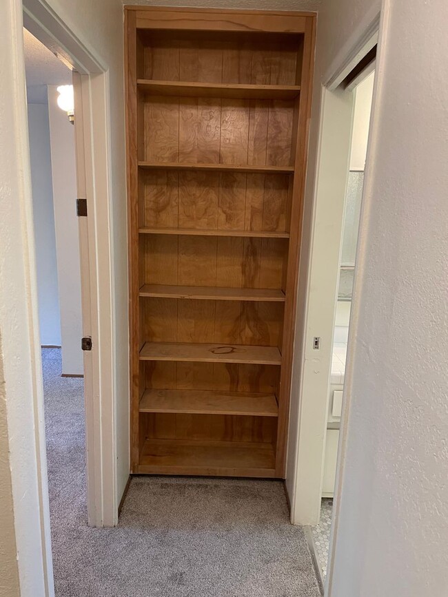 Building Photo - **RESERVE NOW FOR SUMMER 2026**  Spacious 6-Bedroom House Near Chico State