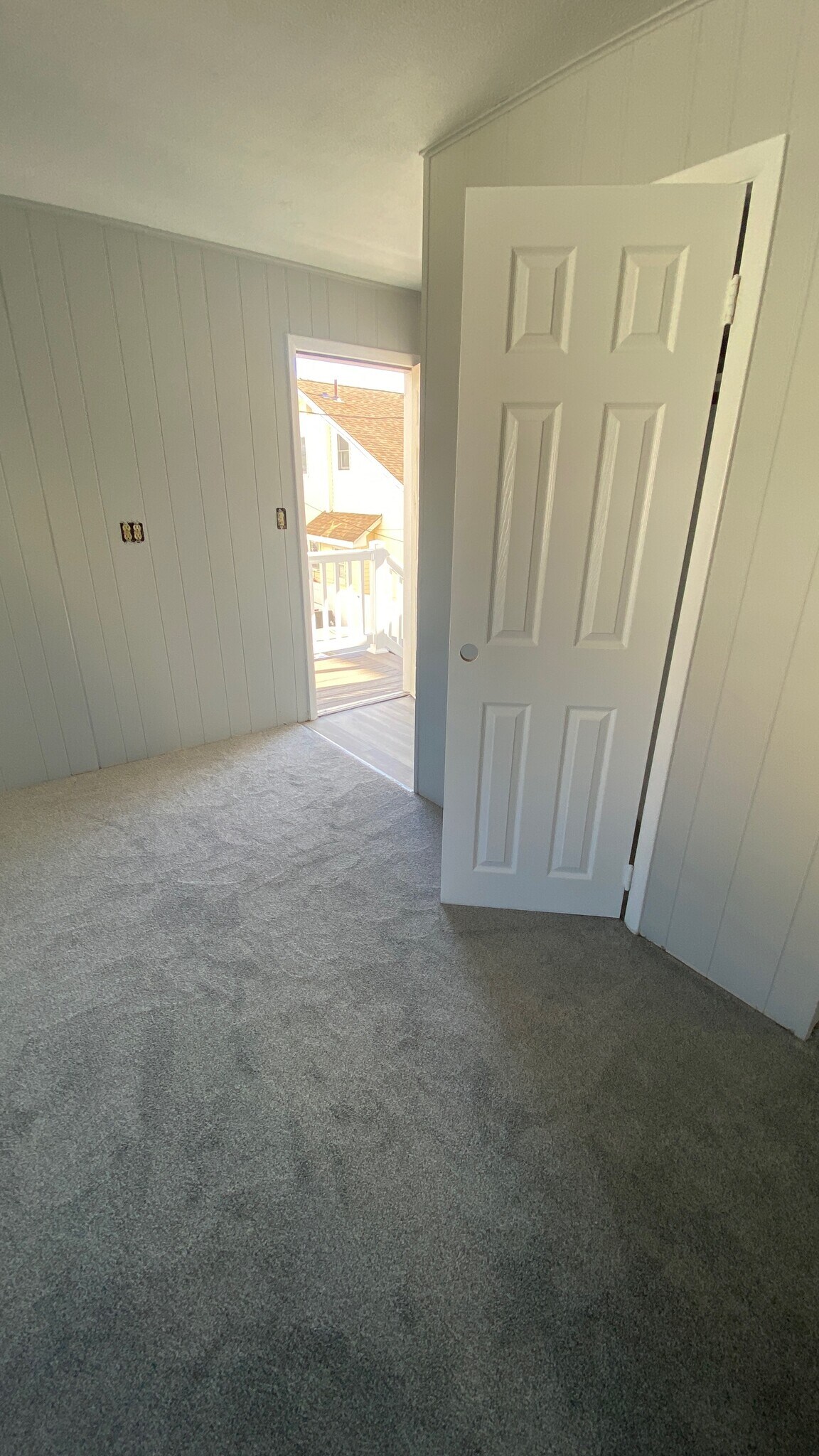 Building Photo - 226 E Cresse Ave