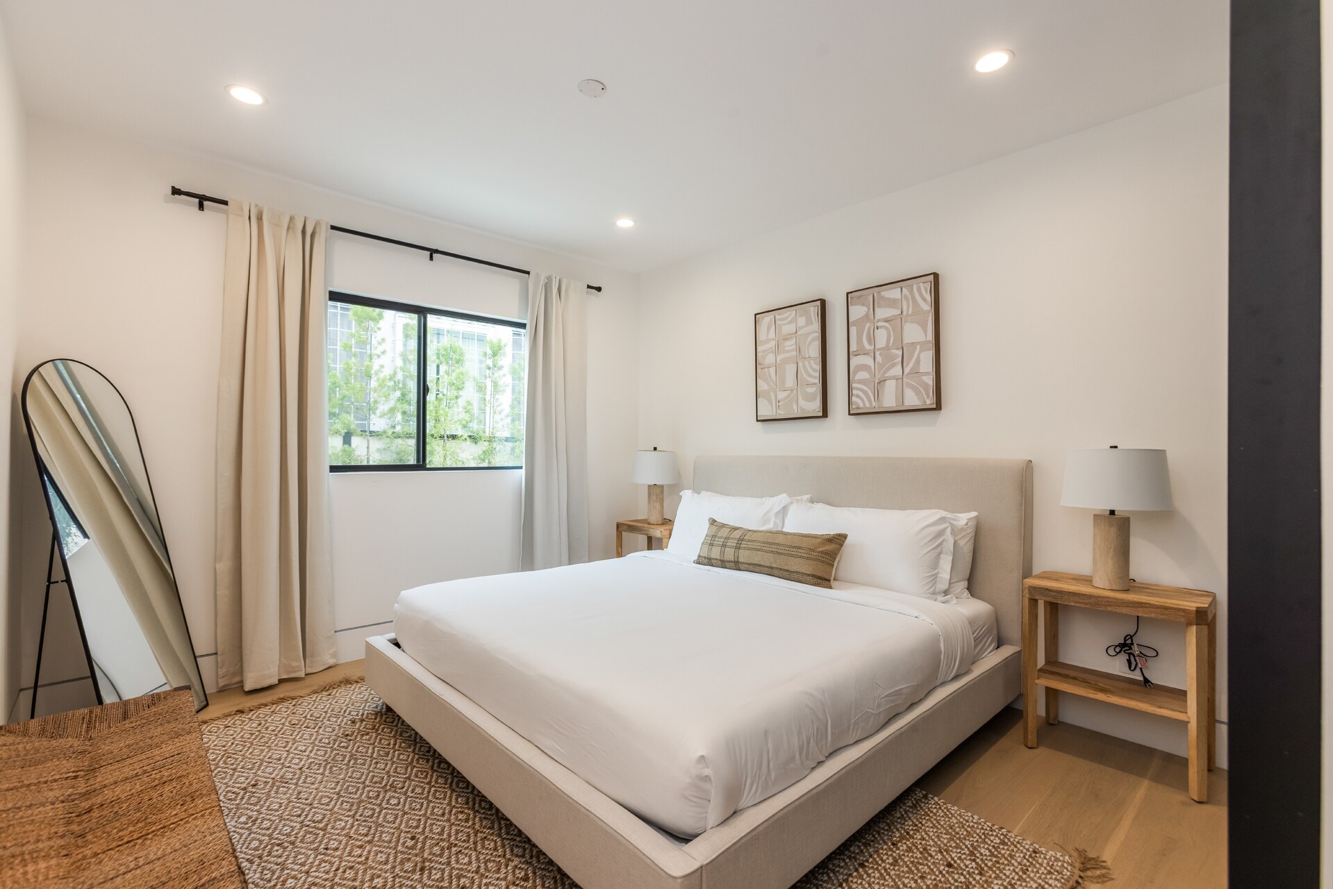 Building Photo - 1161 Stearns Dr