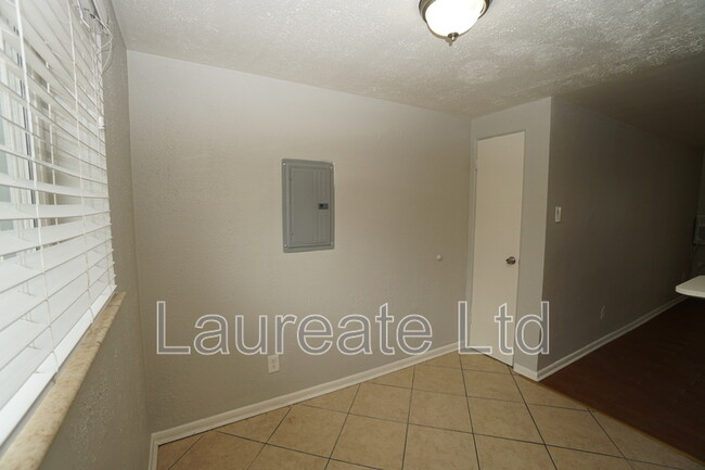 Building Photo - 673 Miller Ct