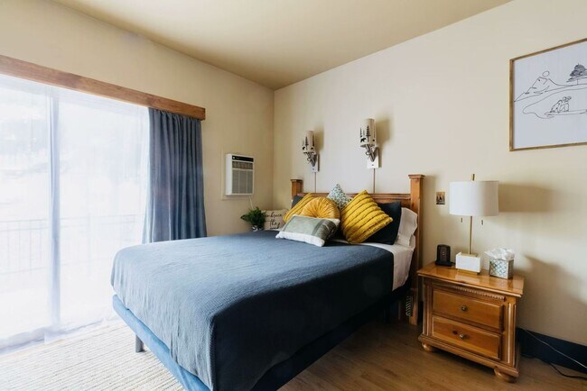 Building Photo - Furnished Park City Studio Available for Rent