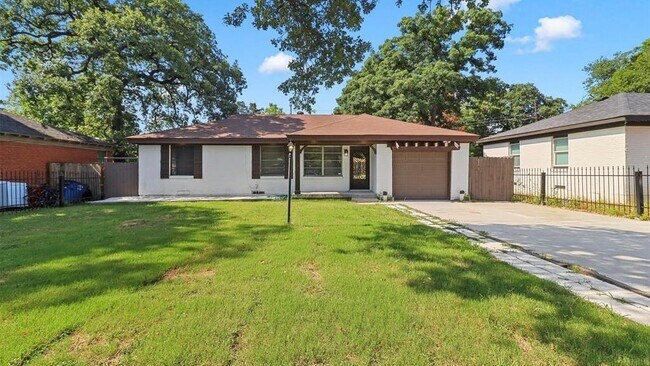 Building Photo - 9228 Homeplace Dr