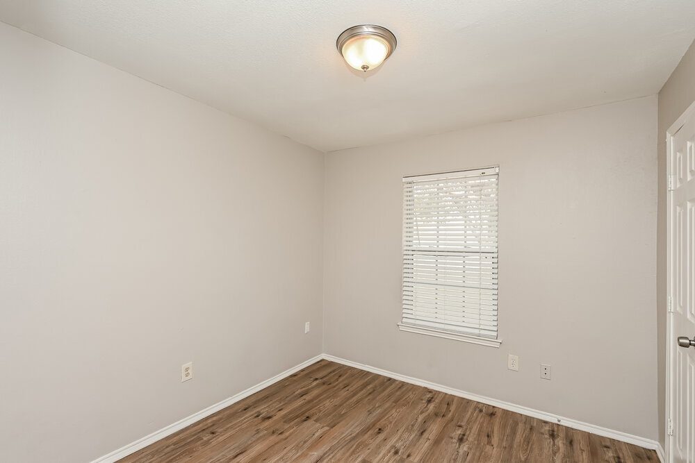 Building Photo - 428 Guadalupe Dr