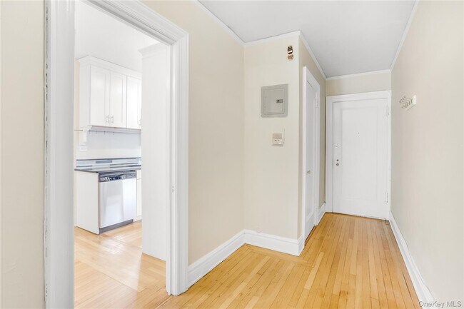 Building Photo - 87 N Broadway