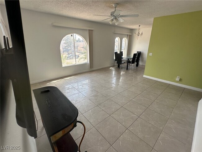 Building Photo - 1364 Pattee Cir