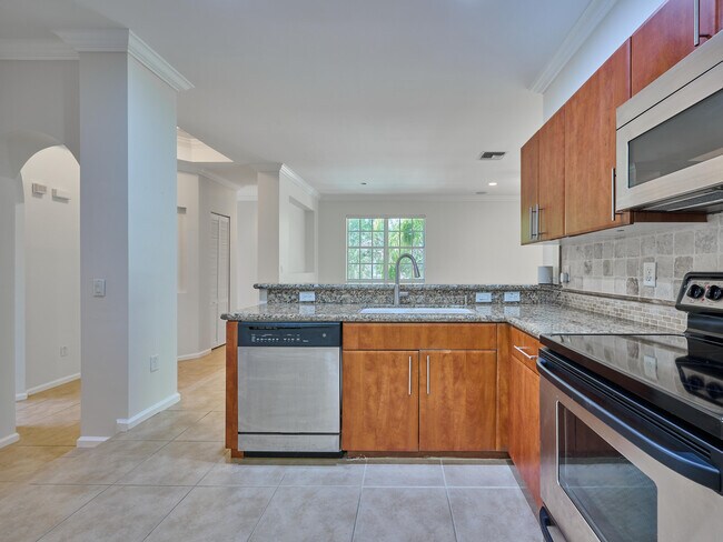 Building Photo - 6436 Bella Cir