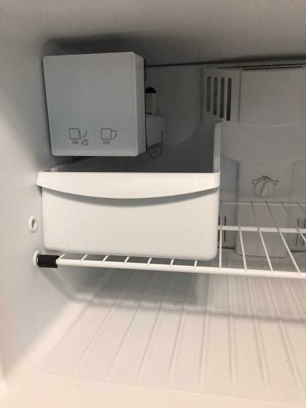 Ice Maker - 1024 W Lorain St