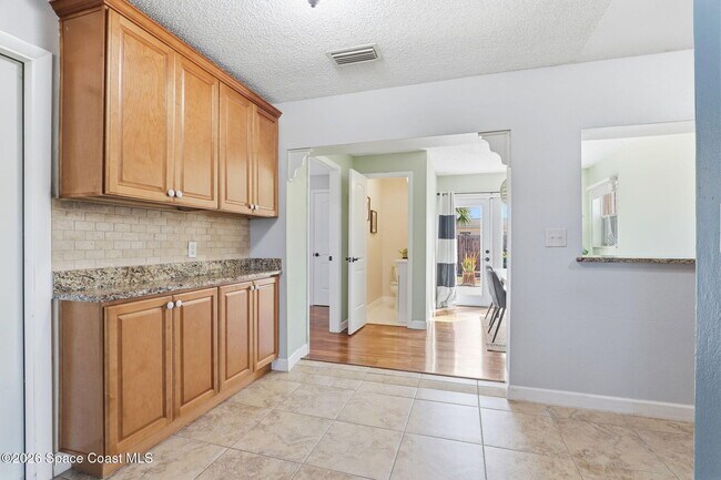 Building Photo - 705 Pelican Dr
