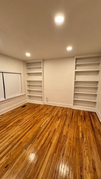 Building Photo - 915 S 900 E