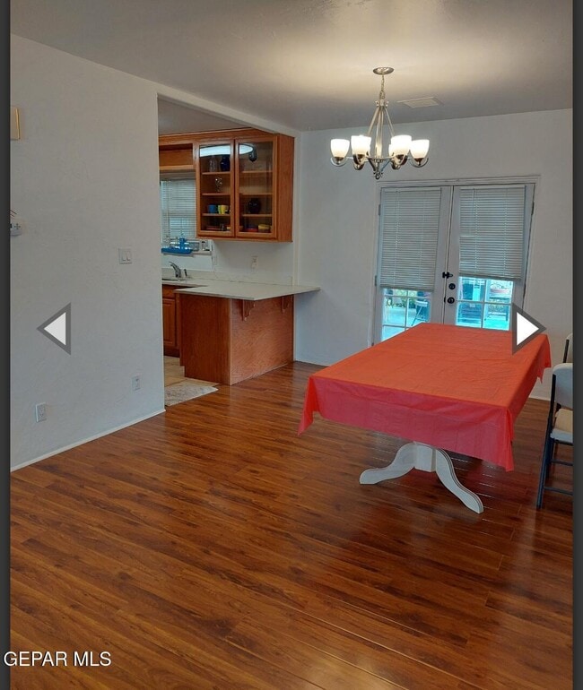 Building Photo - 301 Rose Ln