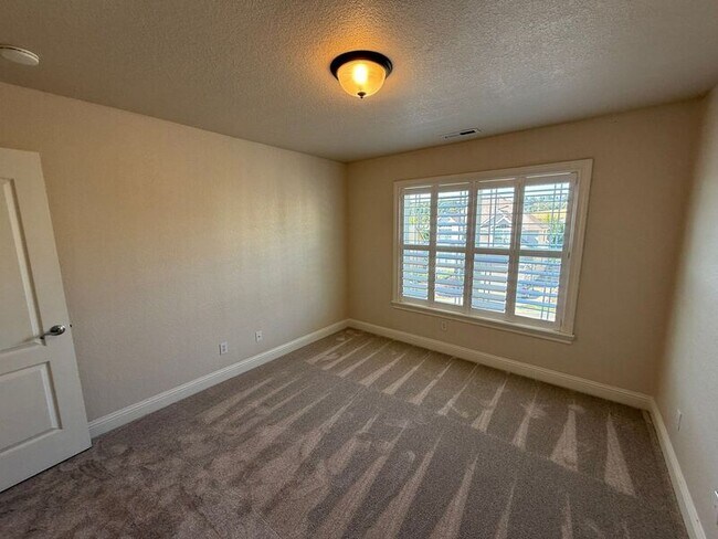 Building Photo - 1690 Titan Dr NW