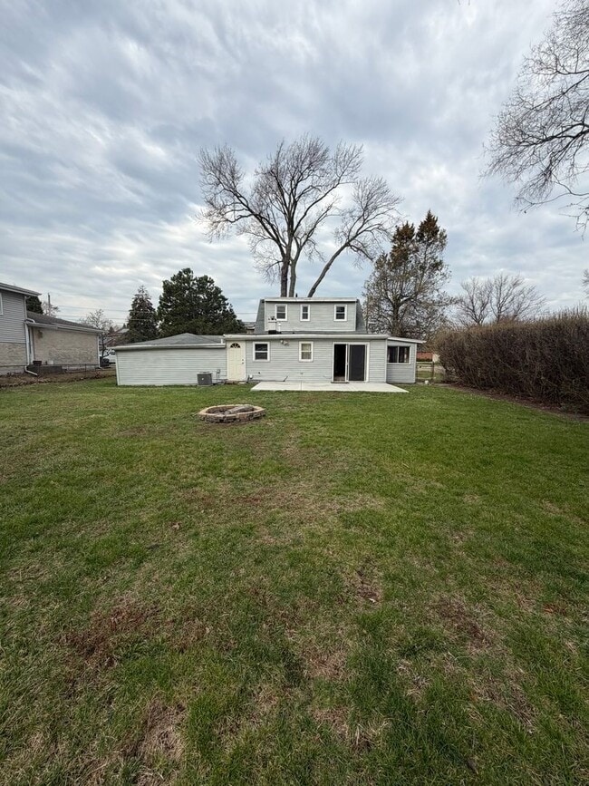 Building Photo - 2209 Douglas Ave