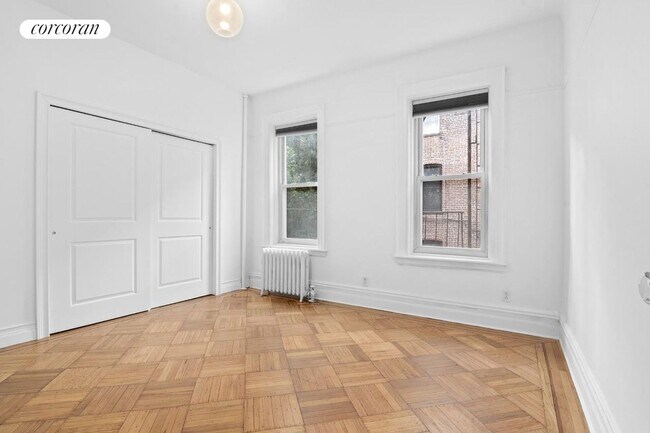 Building Photo - 574 5th St