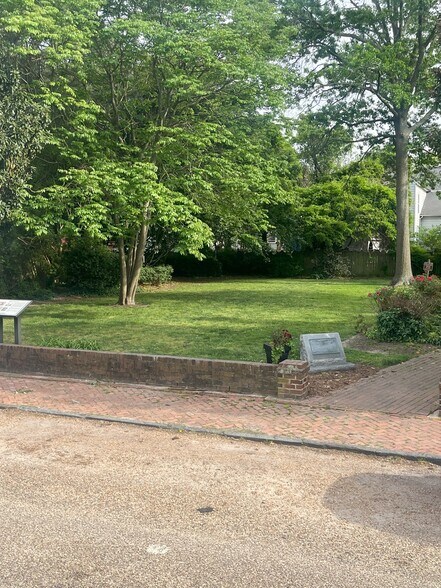 Primary Photo - 416 Glasgow St