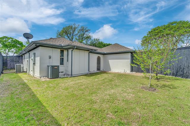 Building Photo - 9511 Robin Meadow Dr