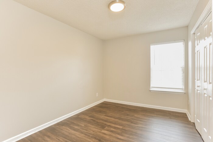 Building Photo - 496 Cedar Park Cir