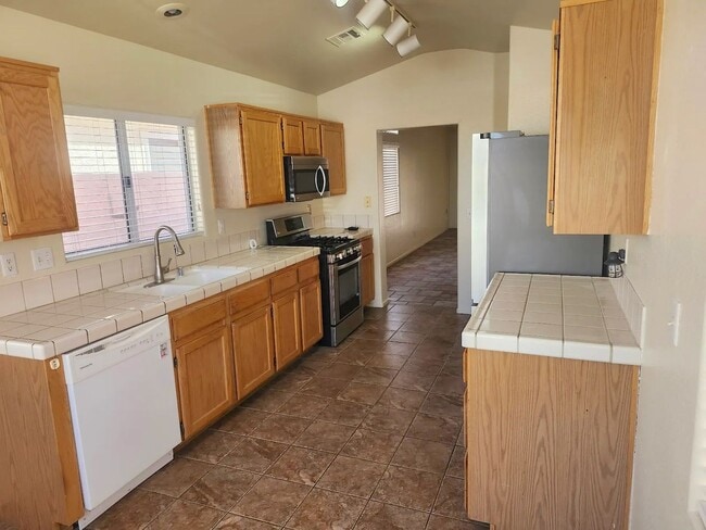 Building Photo - Charming Single-Story 3-Bedroom Home with Spacious Backyard