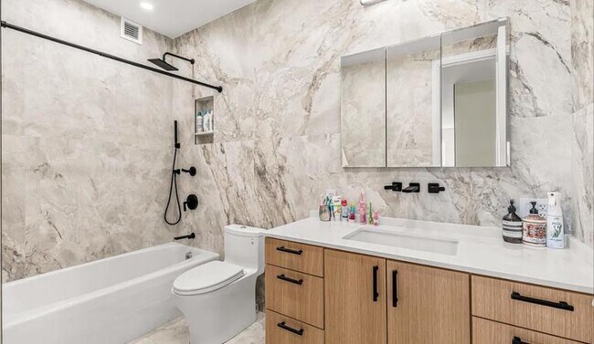 Building Photo - 2 bedroom in NEW YORK NY 10003