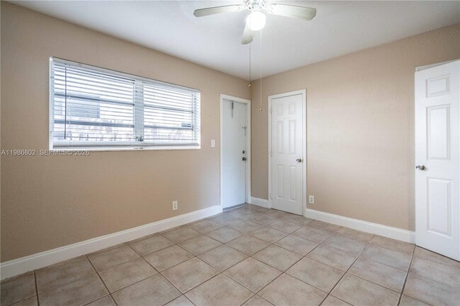 Building Photo - 715 NE 6th St