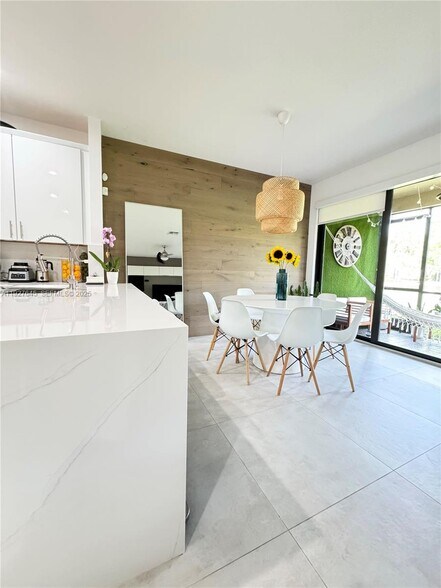 Building Photo - 13017 Riverwalk Cir S