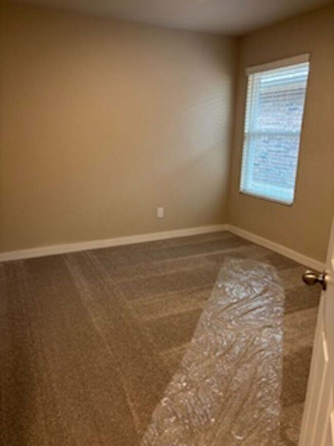 Building Photo - FIRST MONTH FREE - Beautiful New Home!