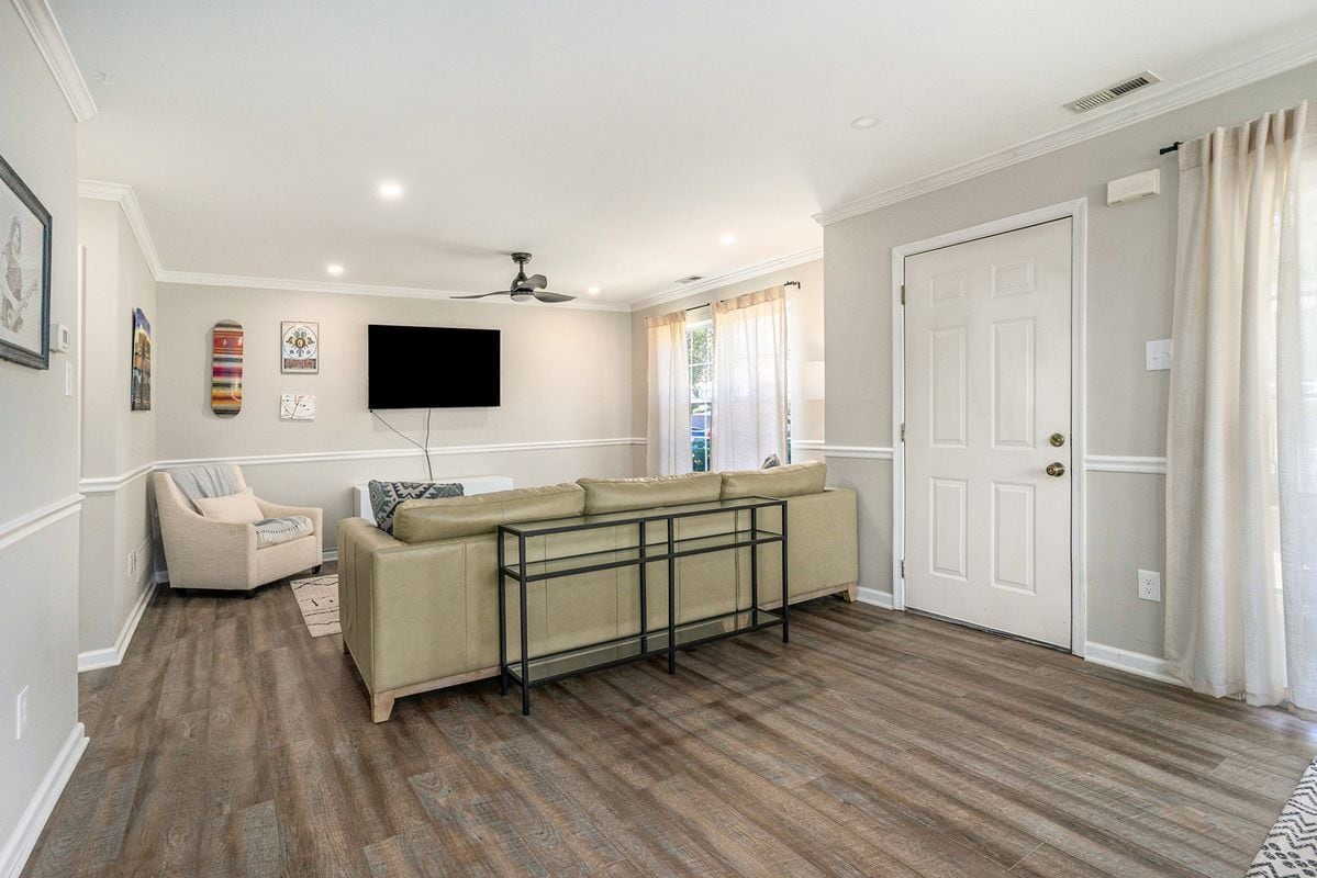 Building Photo - 5905 Drawbridge Ct