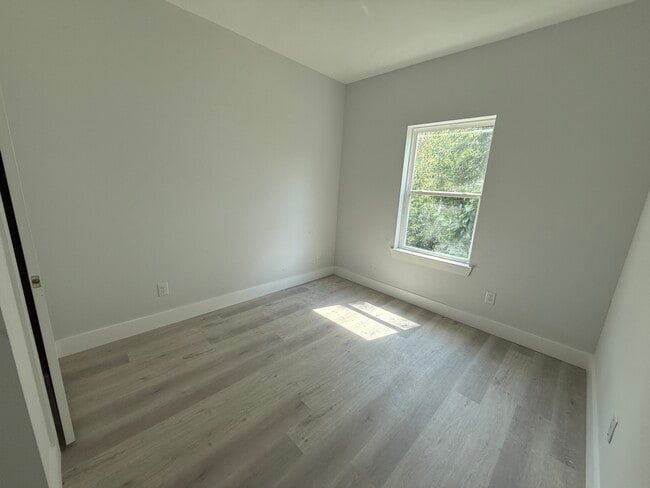 Building Photo - 3535 Alderfer St