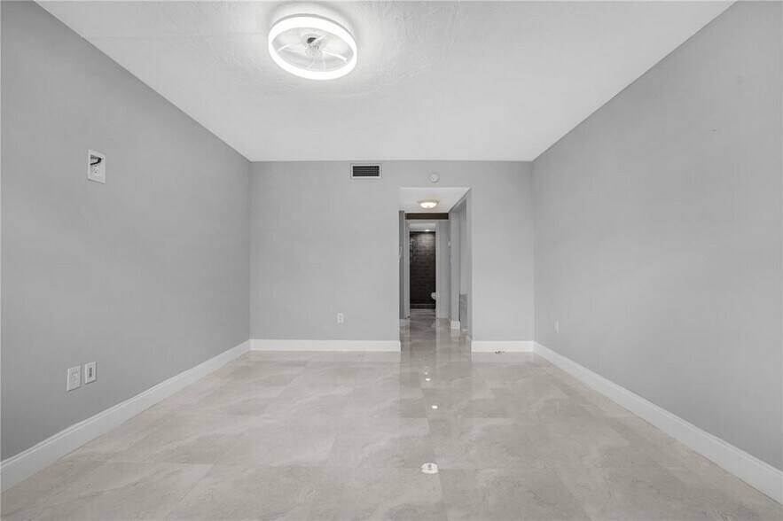 Building Photo - 7100 NW 17th St