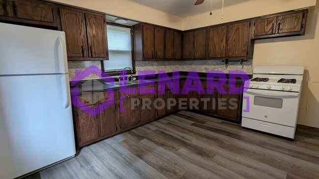Building Photo - Lovely One Bedroom House!