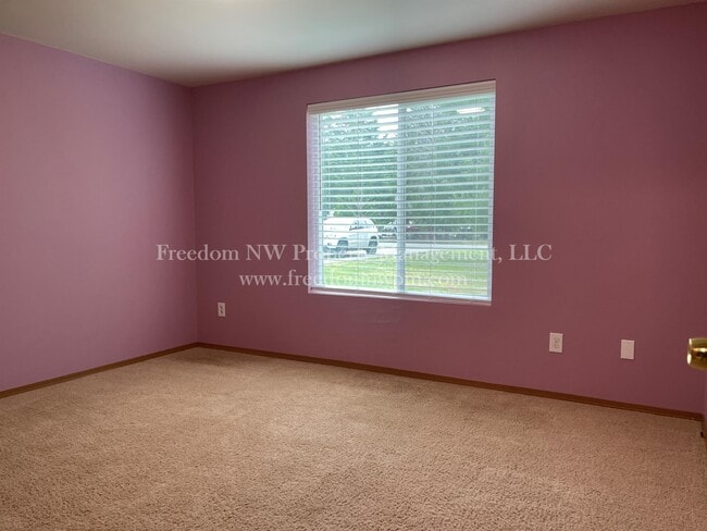Building Photo - 117 Timberline Ln
