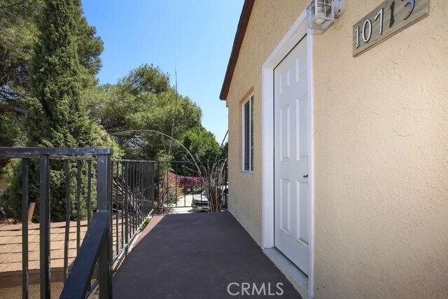 Building Photo - 10709 Sherman Pl