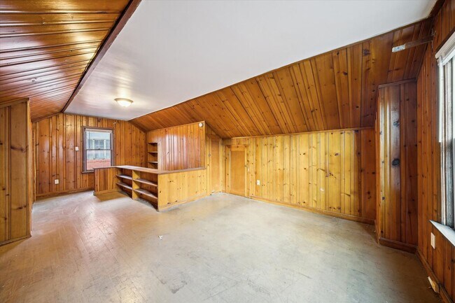 Building Photo - 3 bedroom bungalow - $1250