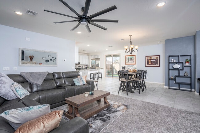 Building Photo - 750 W Torino Pl