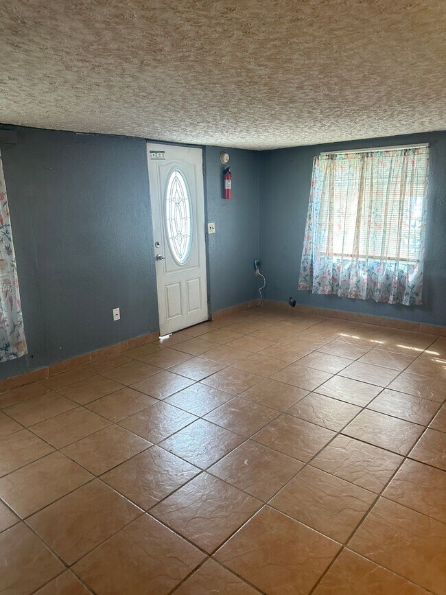 Building Photo - Cozy Home For Rent off Stratford Rd