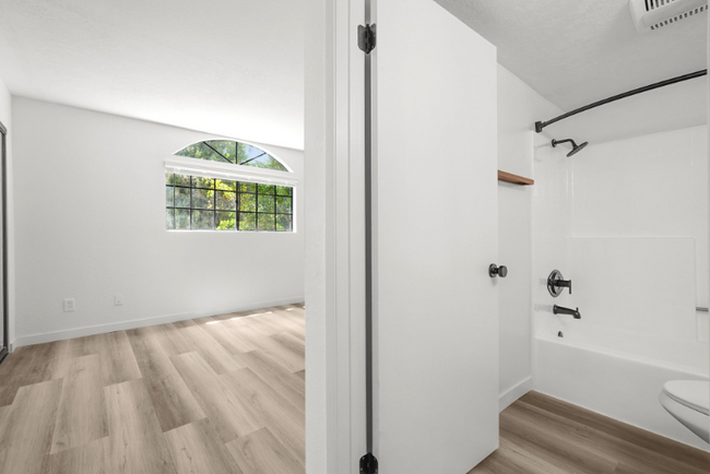 Building Photo - 5240 Whitsett Ave
