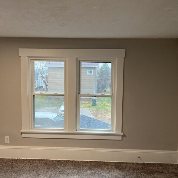 Building Photo - 1919 Widmer Ct NE