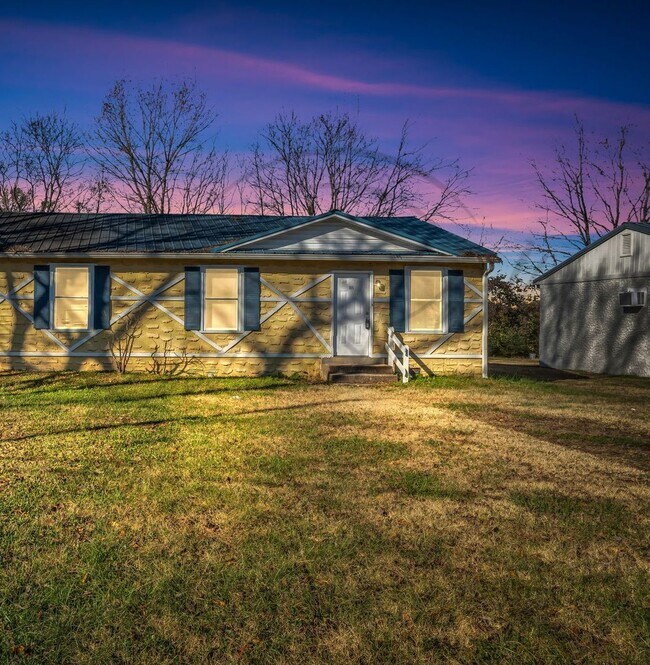 Building Photo - On Special: Two Bedroom Ranch Duplex in North Gallatin!