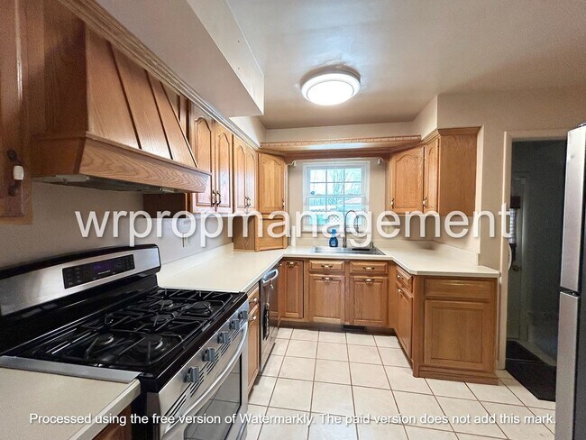 Building Photo - 2338 Bodette Ave