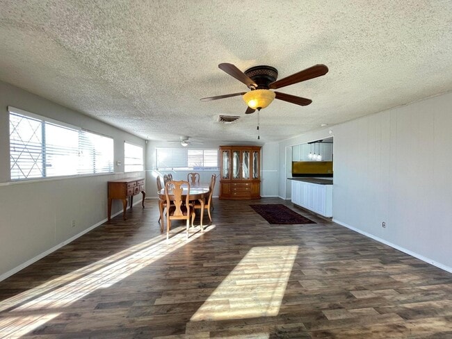 Building Photo - 1817 Cornell Dr SE