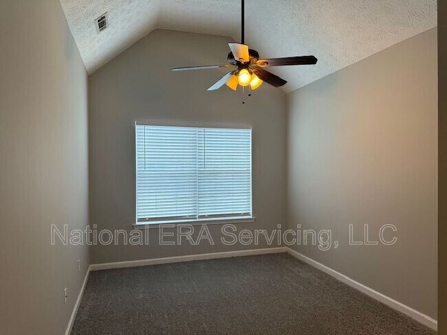 Building Photo - 711 Tullamore Way
