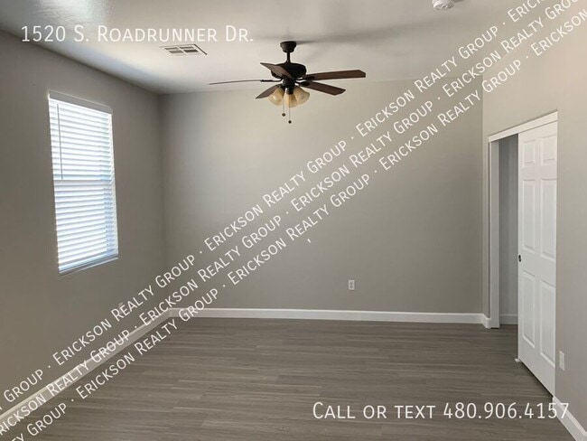 Building Photo - 1520 S Roadrunner Dr