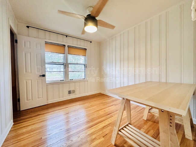 Building Photo - 3231 Bonway Dr