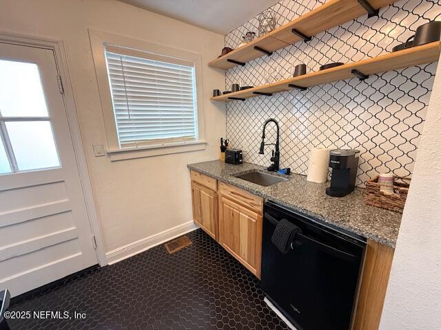 Building Photo - 2813 College St