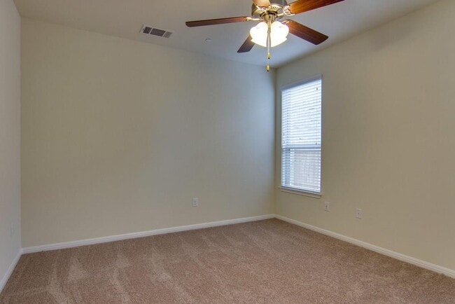 Building Photo - 3240 E Whitestone Blvd