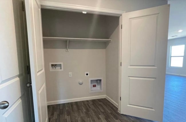 Building Photo - Charming 3 bed 2 bath home located in Eloy!