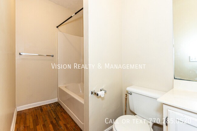 Building Photo - 2672 E 3rd St